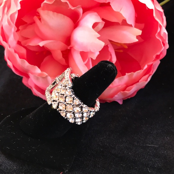 Sparkling Crystal Rhinestone Adjustable Ring - Picture 3 of 6